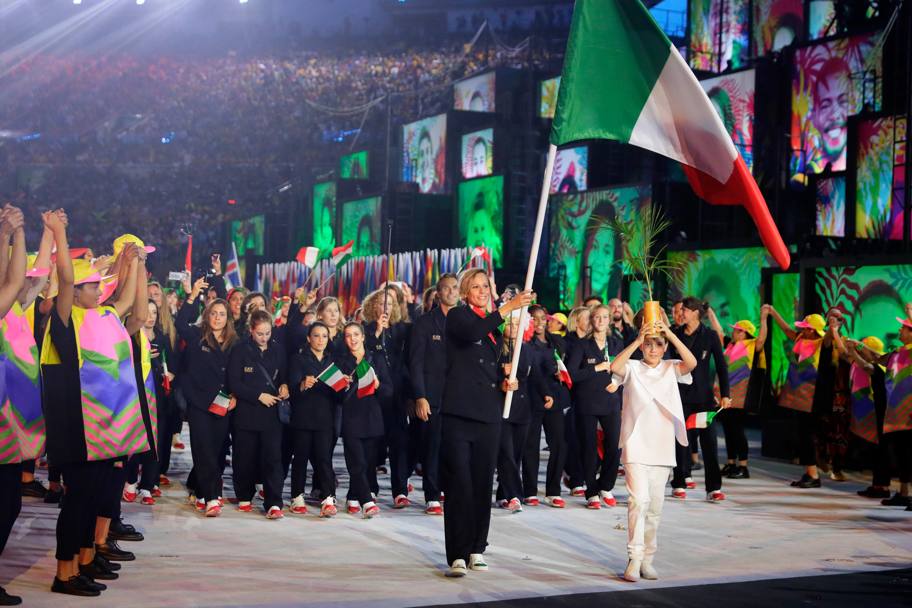 Federica Pellegrini, portabandiera dell’Italia durante la Cerimonia d&#39;apertura dei Giochi. Getty